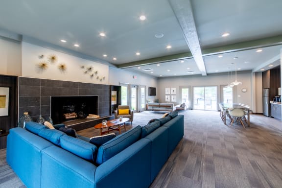 Resident Lounge Area at Woodbridge Apartments, Louisville