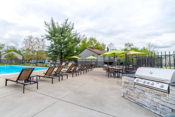Community Grilling Station at Woodbridge Apartments, Louisville, KY, 40242