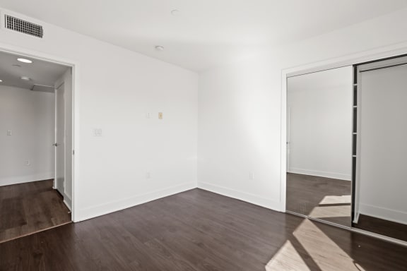4x4 Hall Bedroom