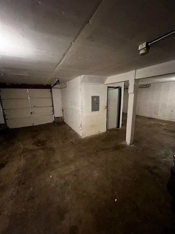 2-Car Garage in Madrona unit