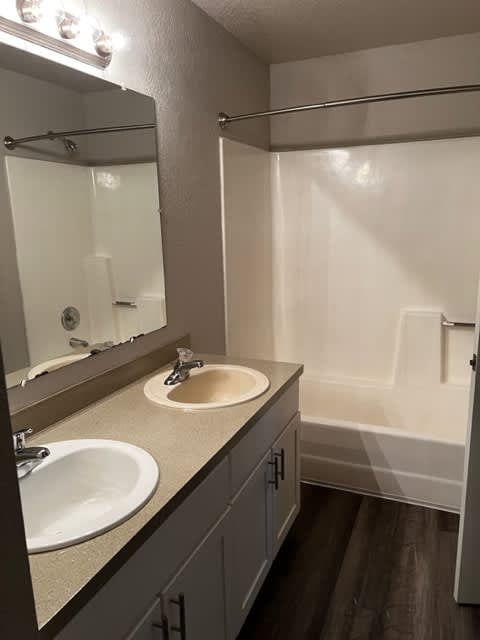 Full Bath in Pine unit