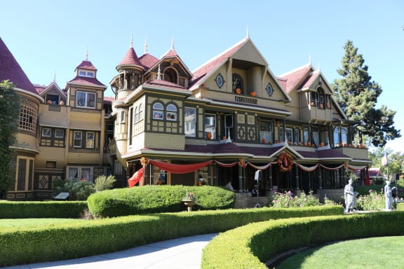 Winchester Mystery House at Casa Alberta Apartments, Sunnyvale, CA