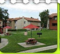 BBQ area at The Oaks Apartments, Upland