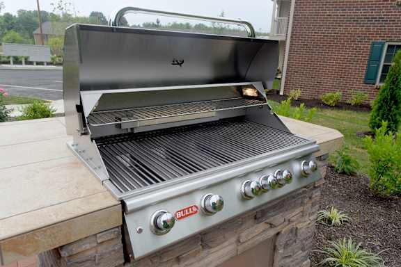 Corner Park Grilling Station at Corner Park Apartments, Pennsylvania 19380
