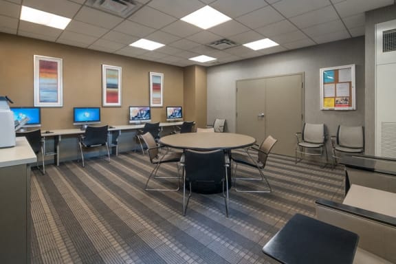 Business Center With Wifi at Twin Towers, Chicago, 60615
