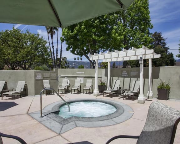 Hot Tub at Encina Meadows Apartments, Goleta