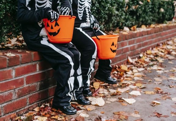 Trick-o-Treat at Encina Meadows Apartments, Goleta