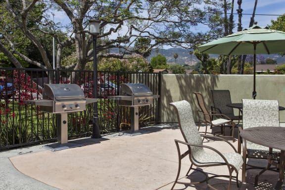 Outdoor Grill With Intimate Seating Area at Encina Meadows Apartments, Goleta, 93117