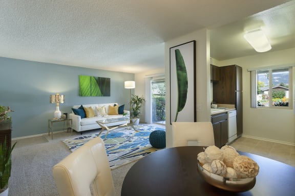 Dining at Encina Meadows Apartments, Goleta, CA
