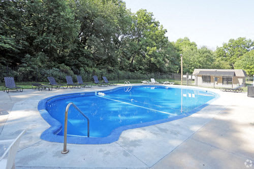 The Park on Center apartments swimming pool