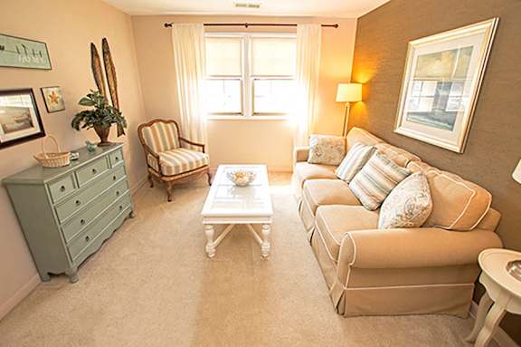 Living Room at Holiday Gate Apartments, Dundalk, MD, 21222