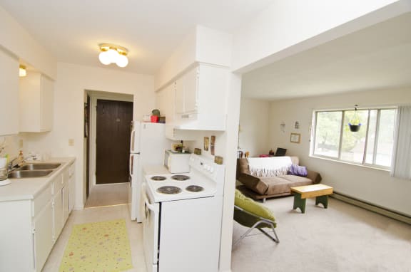 Spacious Kitchen and Living room in East Lansing Apartments near Michigan State University | Valley Forge