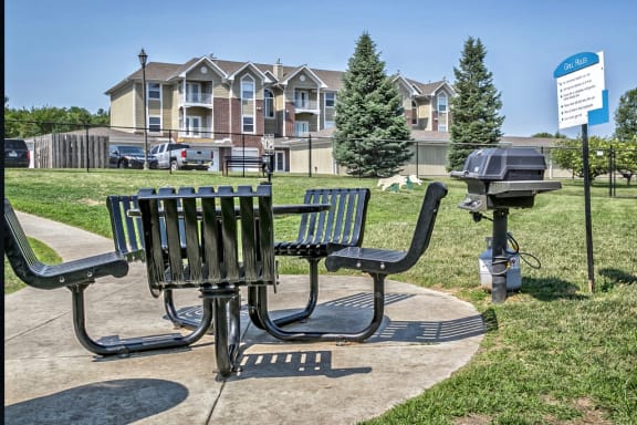 BBQ and Picnic Area at Vue, The, Bellevue, 68123