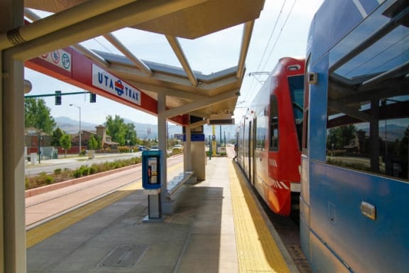 Apartments Near I-80 and I-215 with TRAX Public Transportation