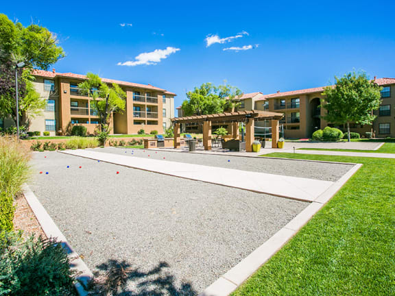 Amenities At Del Rio Apartments On Coors Montano In Albuquerque Nm