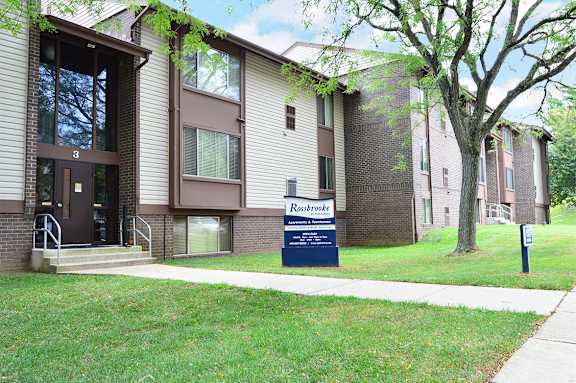 Property Signage at Rossbrooke Apartments and Townhomes, Cockeysville 21030