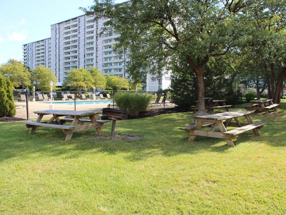 Green picnic Area at Gates Mills Place, Mayfield Heights, OH, 44124