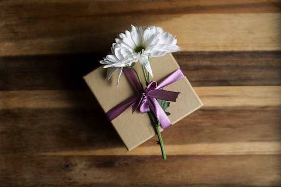 Free Gift Wrapping at Sumida Gardens Apartments, California, 93111