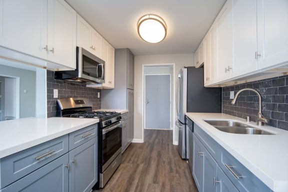 Steel Sink In Kitchen at El Patio Apartments, California