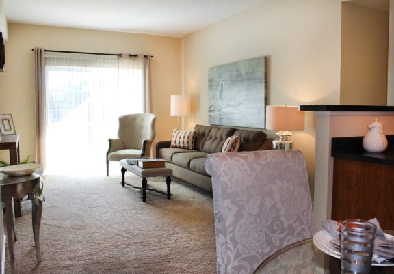 Dining and living at Residences at Northgate Crossing, Columbus, OH, 43235