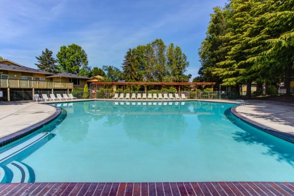 Sparkling swimming pool at Commons at Timber Creek Apartments, Portland