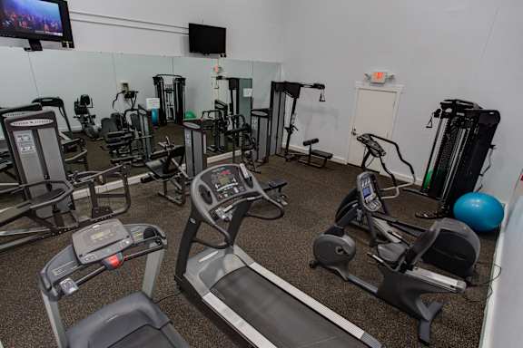 24 Hour Gym at Commons at Avalon Park Apartments, Tigard