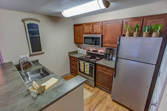 Fully Furnished Kitchen at Commons at Avalon Park Apartments, Oregon, 97224