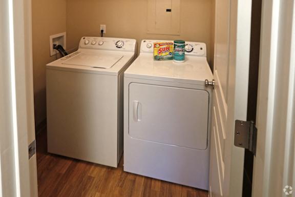 Washer Dryer at Commons at Avalon Park Apartments, Tigard, OR