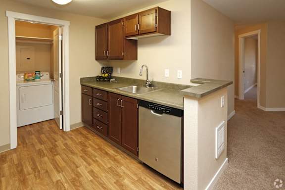 Relax in our newly-updated apartment homes! at Commons at Avalon Park Apartments, Tigard, OR