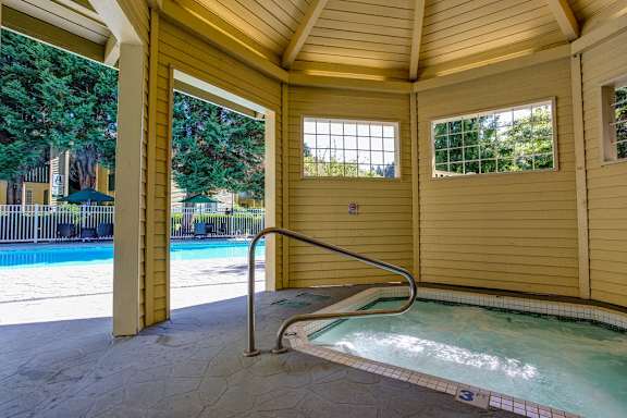 Soothing Spa at Commons at Avalon Park Apartments, Tigard, 97224