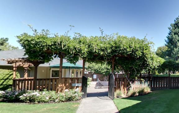 Common area at Commons at Hawthorn Village Apartments, Hillsboro, OR