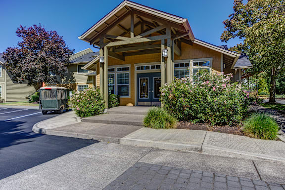 Entrance exterior at Commons at Hawthorn Village Apartments, Oregon