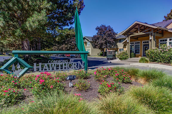 Garden view at Commons at Hawthorn Village Apartments, Hillsboro, OR, 97124