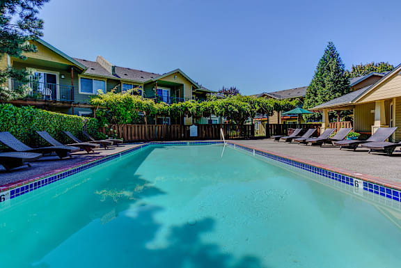 Outdoor pool at Commons at Hawthorn Village Apartments, Hillsboro, 97124