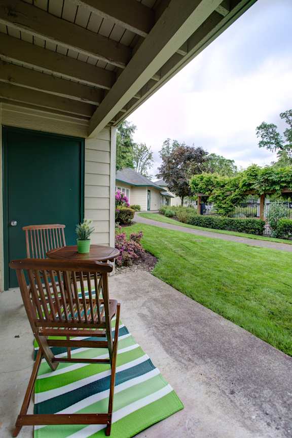 Patio at Commons at Dawson Creek Apartments, Oregon, 97124