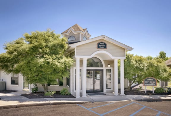 Property exterior at Boulder Pointe Apartments in Middletown, NY 10940