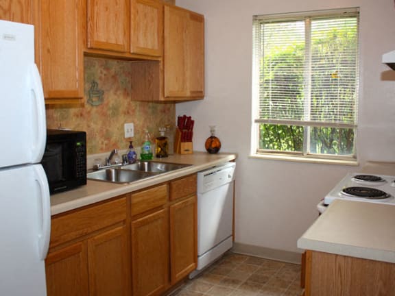 Fully-Equipped Kitchens in each Apartment Home, Forest Park Apartments, Ohio, 45240