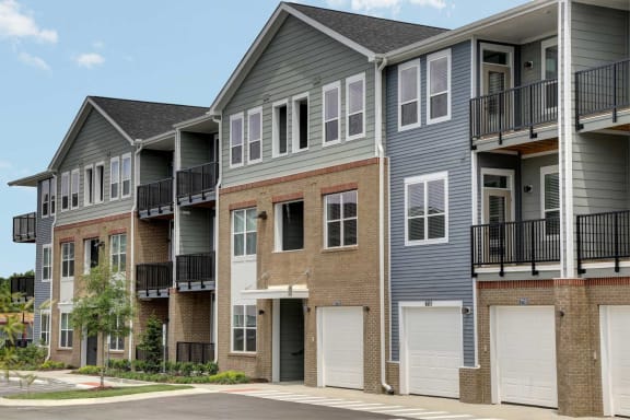 Whetstone Flats Apartments in Nashville, TN Garages