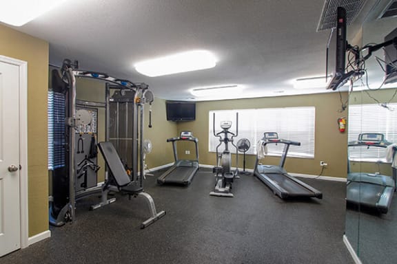apartment fitness center in Maryland Heights, MO