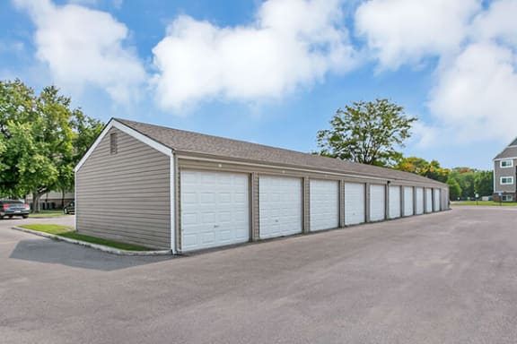 detached garages at Mt Carmel Village apartments