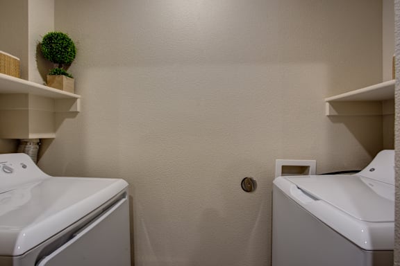 Laundry at Commons at Redwood Creek Apartments, Beaverton, OR, 97008