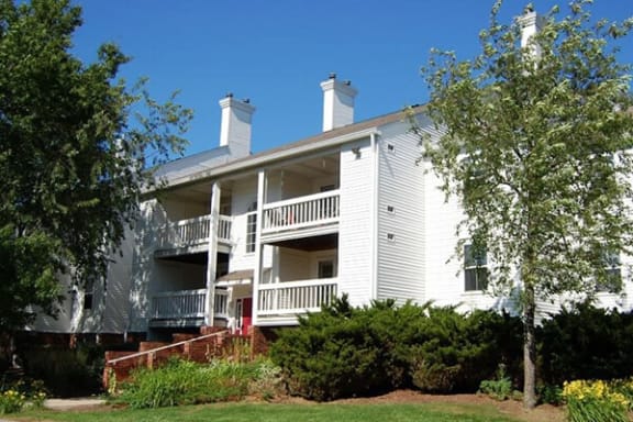 patio at Burwick Farms apartments