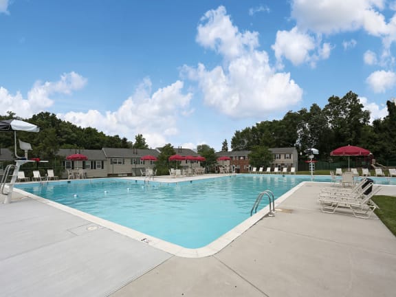 Seven Oaks Townhomes swimming pool
