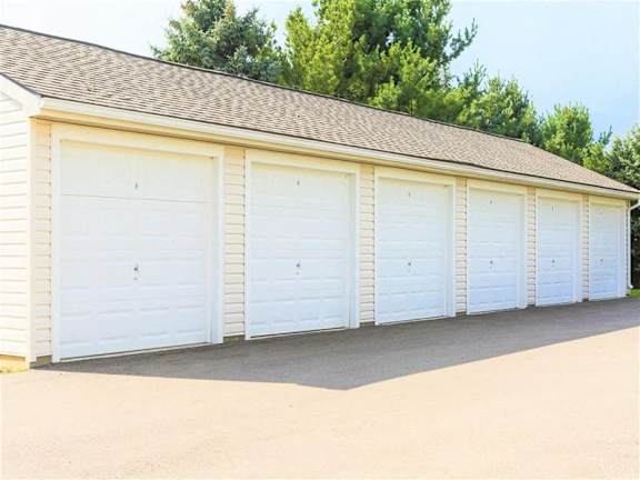 Detached Garages at Bayberry Cove, Ohio