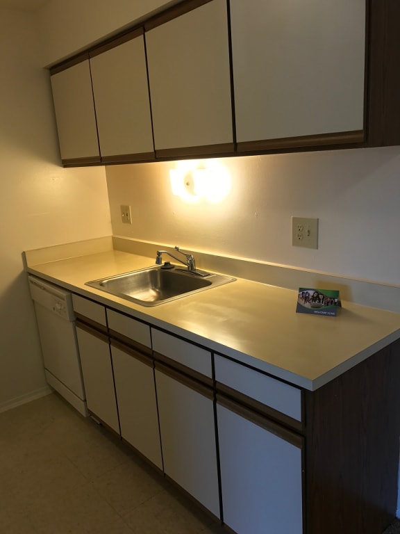 White Cabinets at Lakeside Village Apartments, Clinton Township