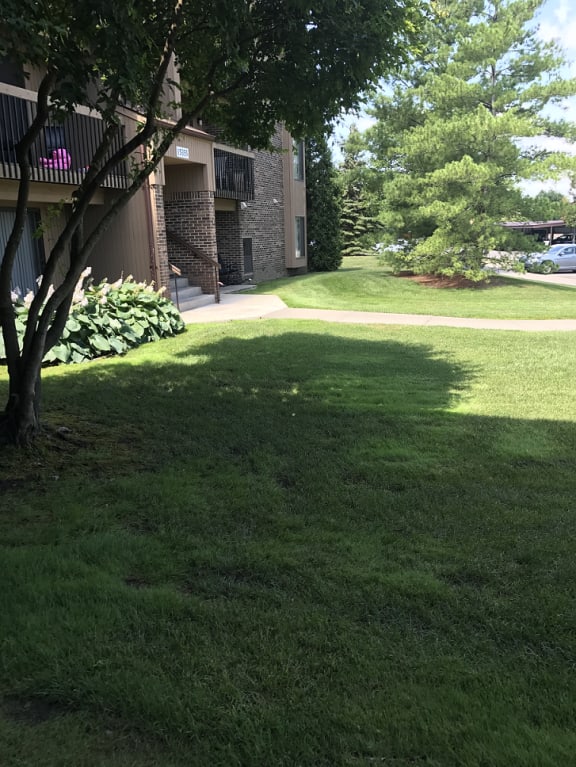 Meticulous Landscaping at Lakeside Village Apartments, Michigan