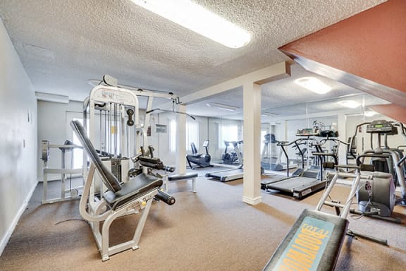 Fitness Center With Modern Equipment at Highlander Park Apts, California, 92507