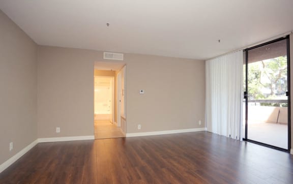Engineered Wood Flooring at Hillside View, Los Angeles, 90046