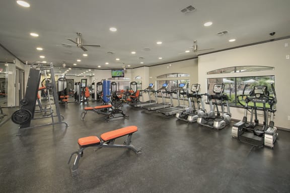 shadow creek apartments with fitness center