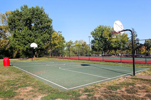 apartments with basketball court